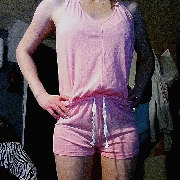 V.s. romper shorts keyhole back - Picture 5 of 12